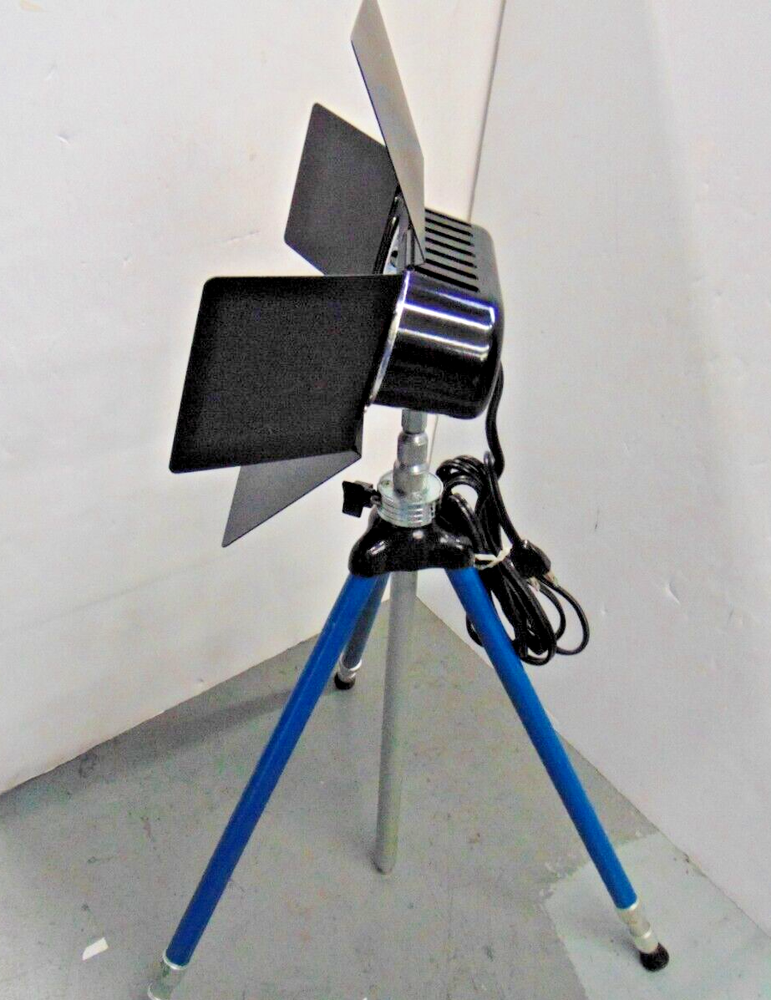 Quartz Studio Lite set 2 Studio Lights original box 710SL lights One tripod