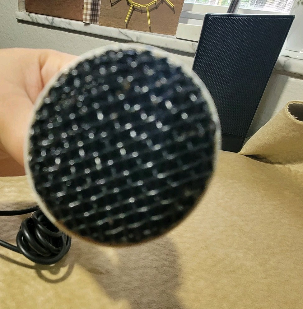 Hand Held Karaoke Microphone White with Male Input on 12 Foot Cable