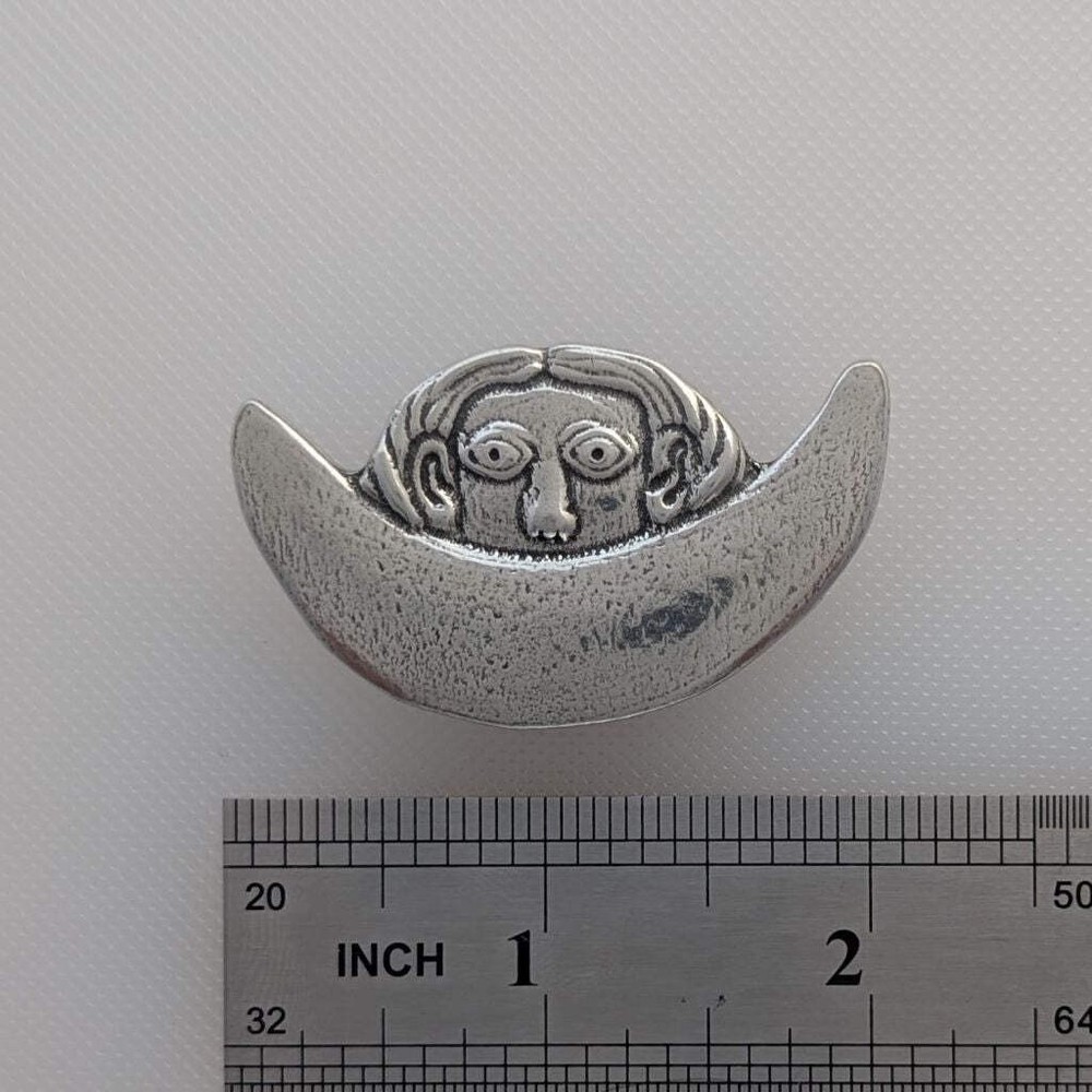 Moon Magnet – Celtic-Inspired Pewter Crescent Moon Face