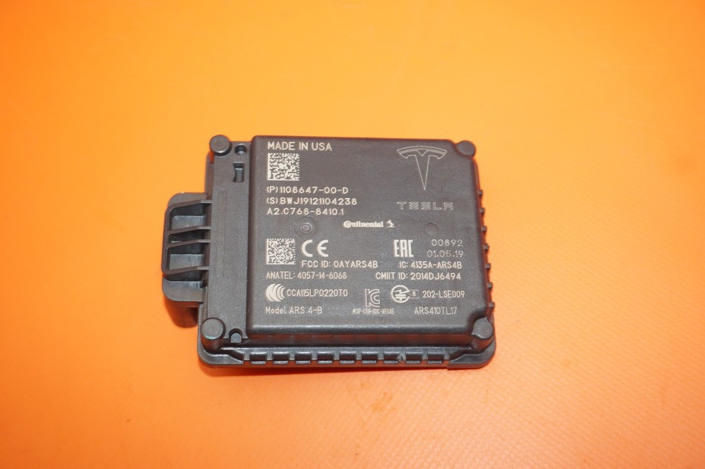 TESLA MODEL 3 RADAR SENSOR MODULE 2017 2018 2019 2020 1108647-00-D OEM