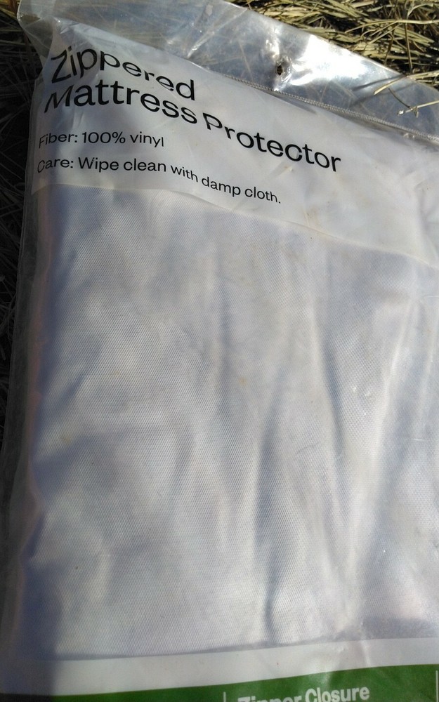 Zippered Twin Mattress Protector Waterproof White 39"x 75"x 9" Essentials