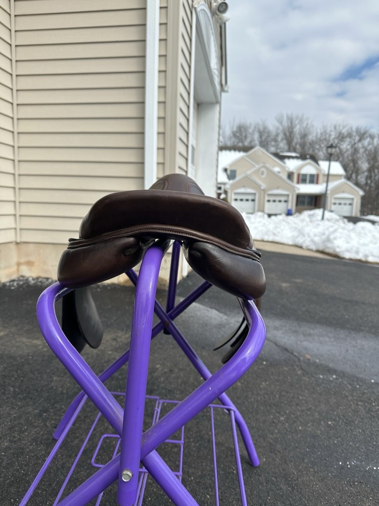 Beval Close Contact Saddle - 16”