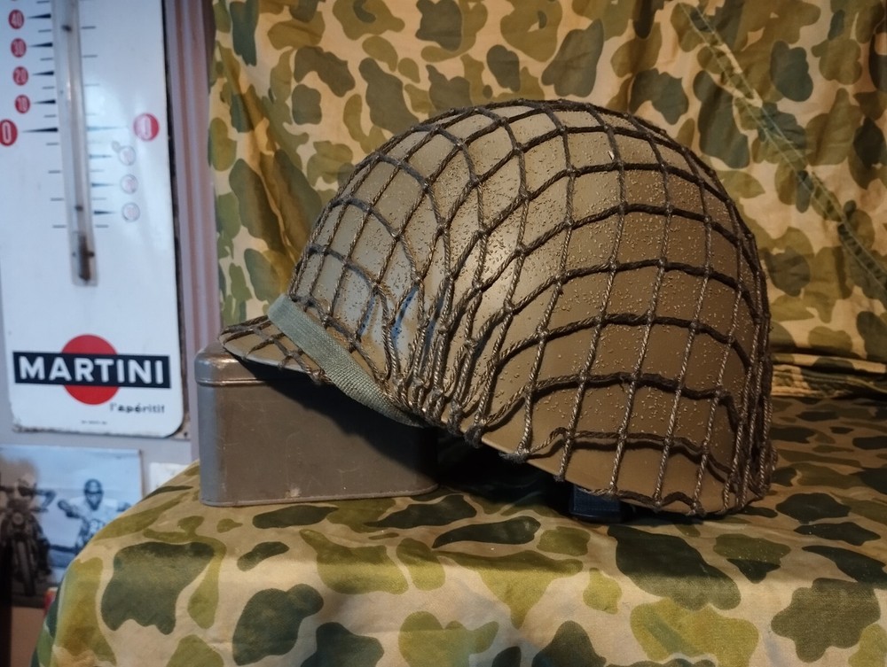 US M1 Complete Post War Helmet with Liner and Medium Net WW2.