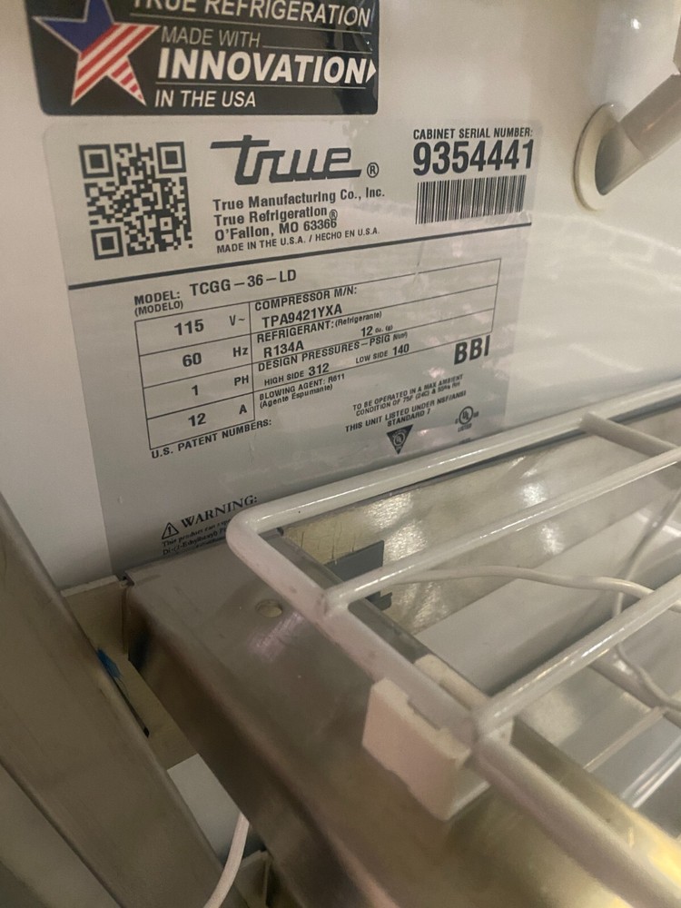 True curved glass display case TCGG-36-LD