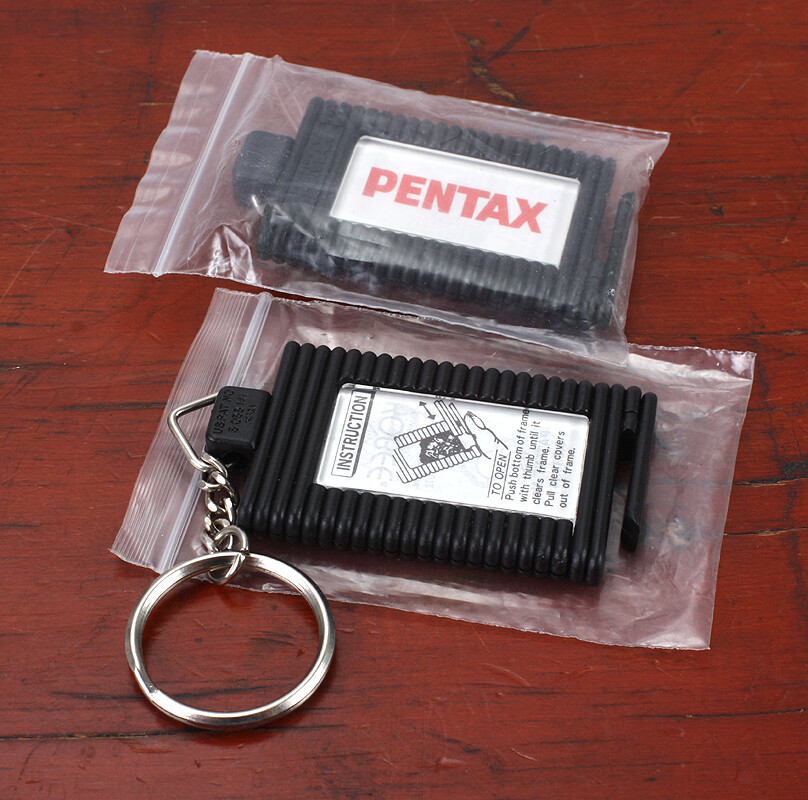 PENTAX KEY CHAIN/65758