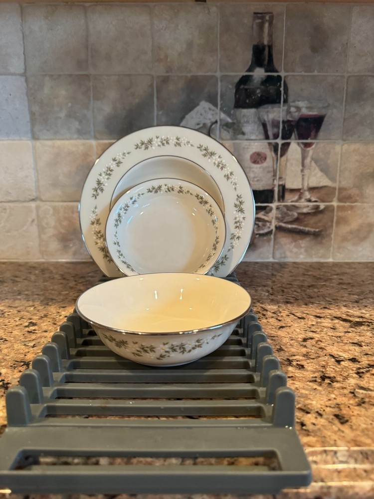 Lenox Fine China Brookdale 8 Piece Setting