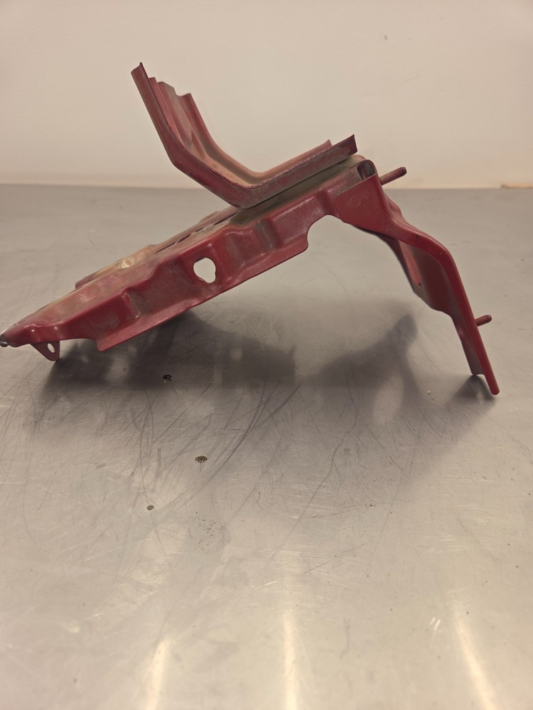 2006 Suzuki Forenza Battery Support Bracket OEM