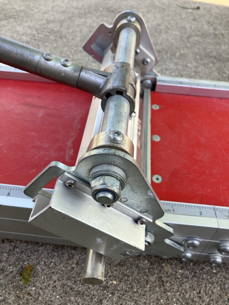 D-Cut Model RC-200 Profile Wall Base Cutter