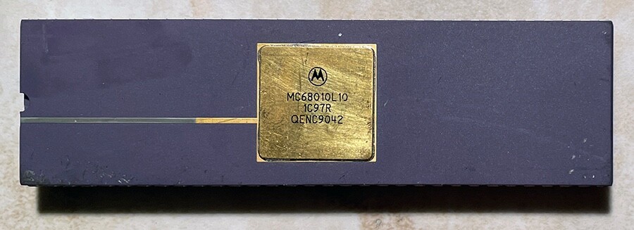 Motorola  MC68010L10 MC68010 68010 Microprocessor