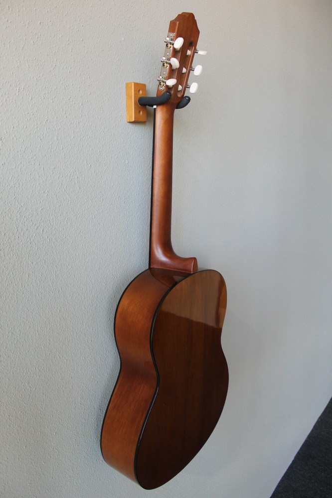 Brand New Yamaha C40 Nylon String Classical Guitar