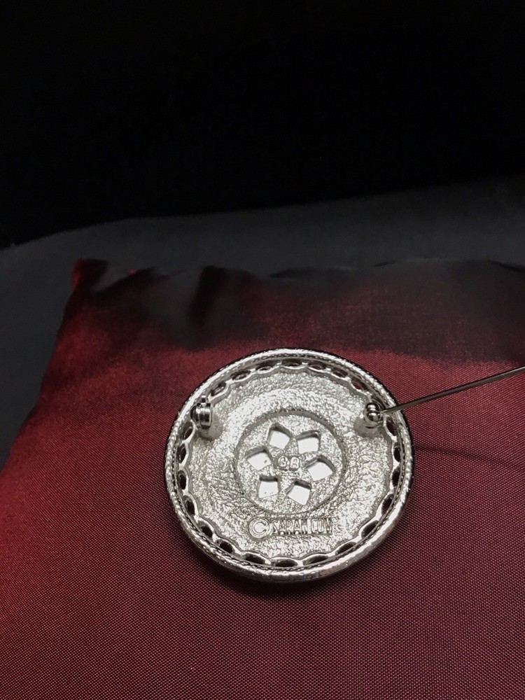 VINTAGE DESIGNER BROOCH