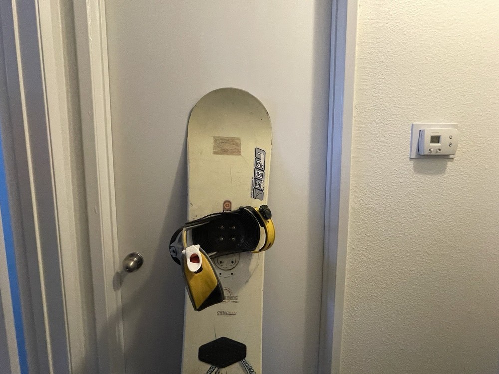 GNU Mervin MFG 161cm Snowboard - White (Plus Bindings)