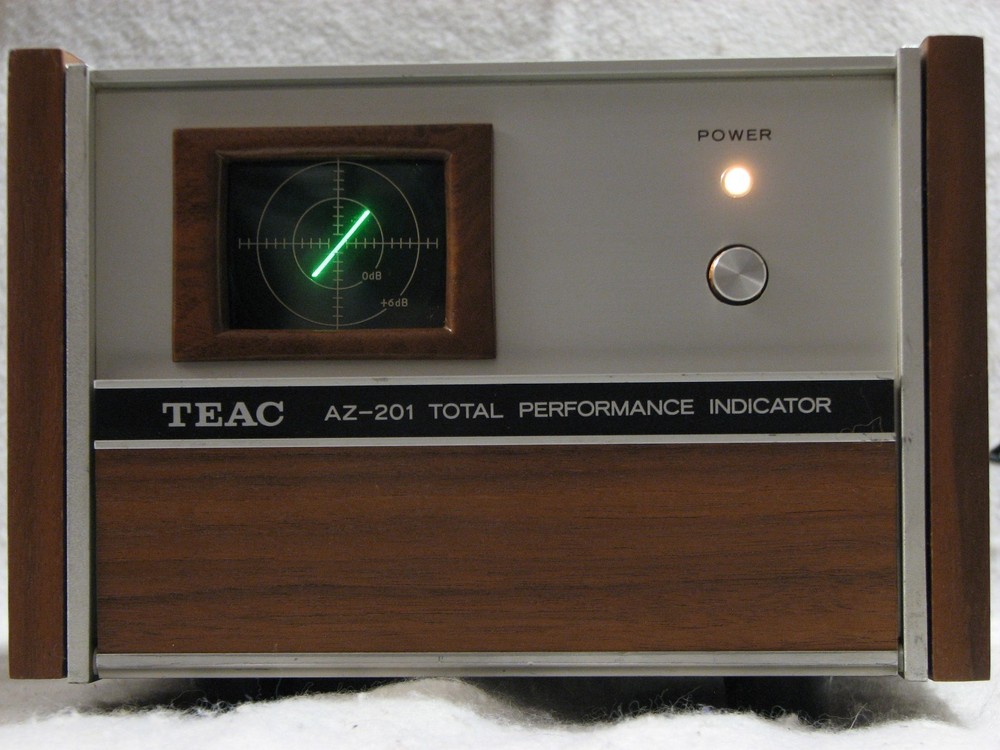 Teac AZ-201 total peformance indicator