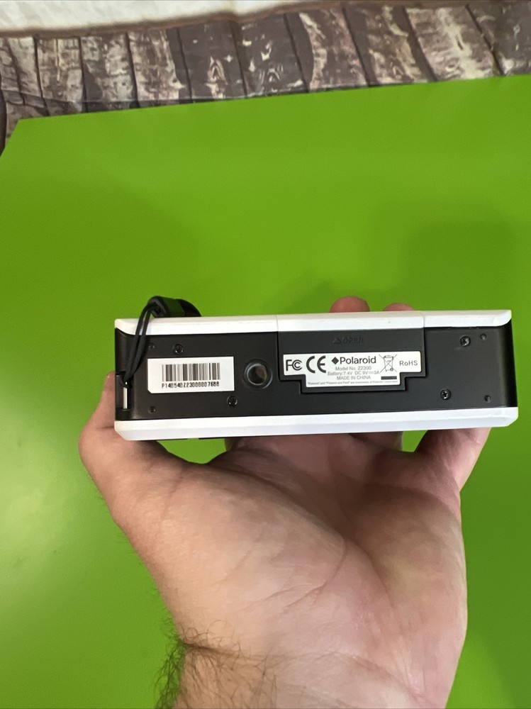 Polaroid Z2300 Digital Camera - White READ DESCRIPTION