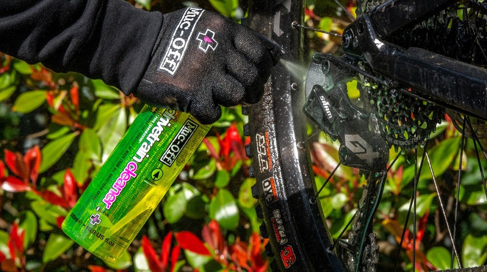 Muc-Off Drivetrain Cleaner: 500ml Pourable/Spray Bottle