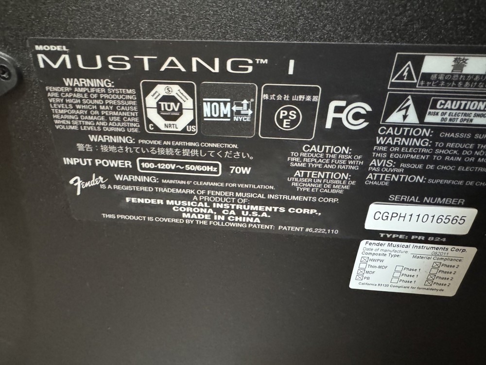 FENDER MUSTANG 1 AMPLIFIER