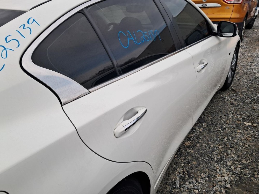 Q50 2014 Glove Box 4892284