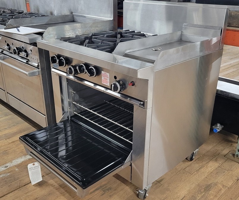 US RANGE 4 BURNER 12" GRIDDLE STANDARD OVEN