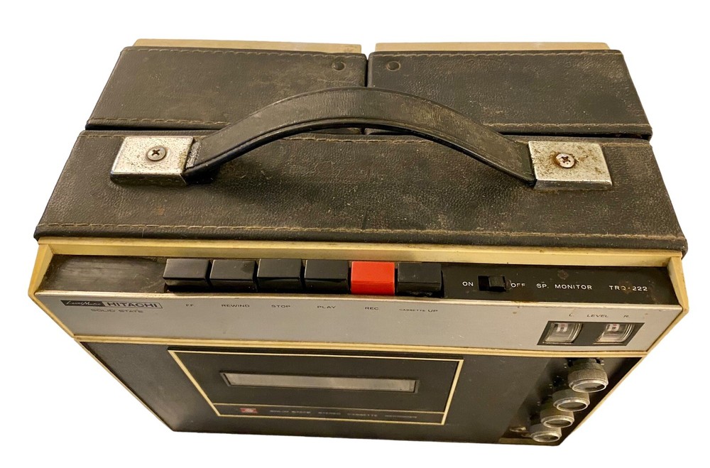 Hitachi Solid State Cassette Player Recorder w/ Folding Speakers No Cord