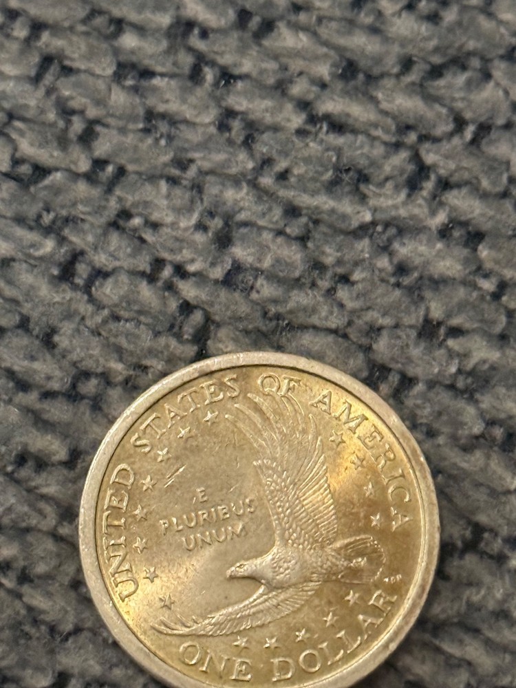 Usada moneda de un dolar 2000 d