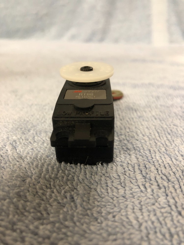JR RT88 - Retract Servo