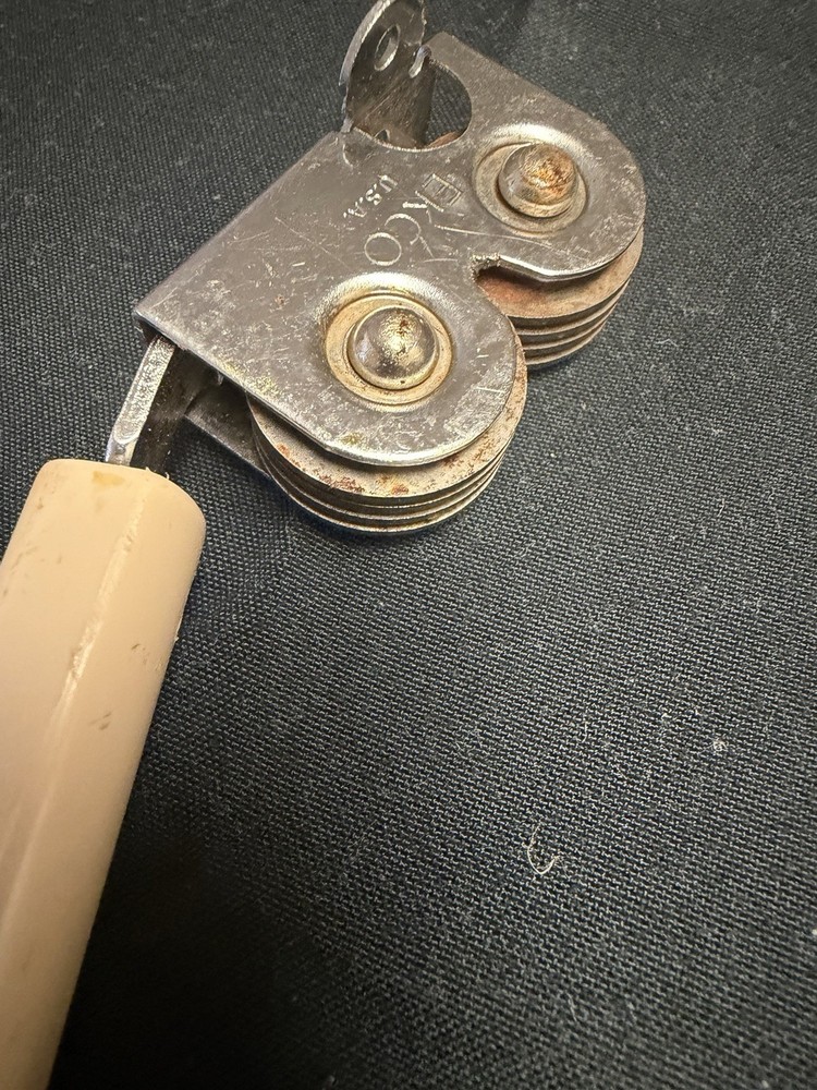 Ecko Knife Sharpener Pull Through Vintage  with White Handle