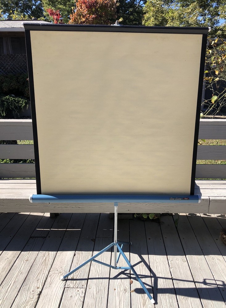 Da-Lite Flyer Projector Screen