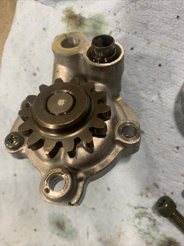 yamaha yz426f oil pump 2000