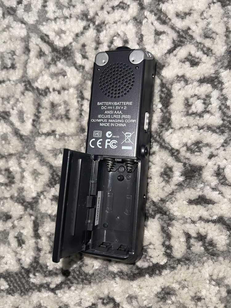 Olympus DS-2 Handheld Digital Voice Recorder Tested And Working W/Case