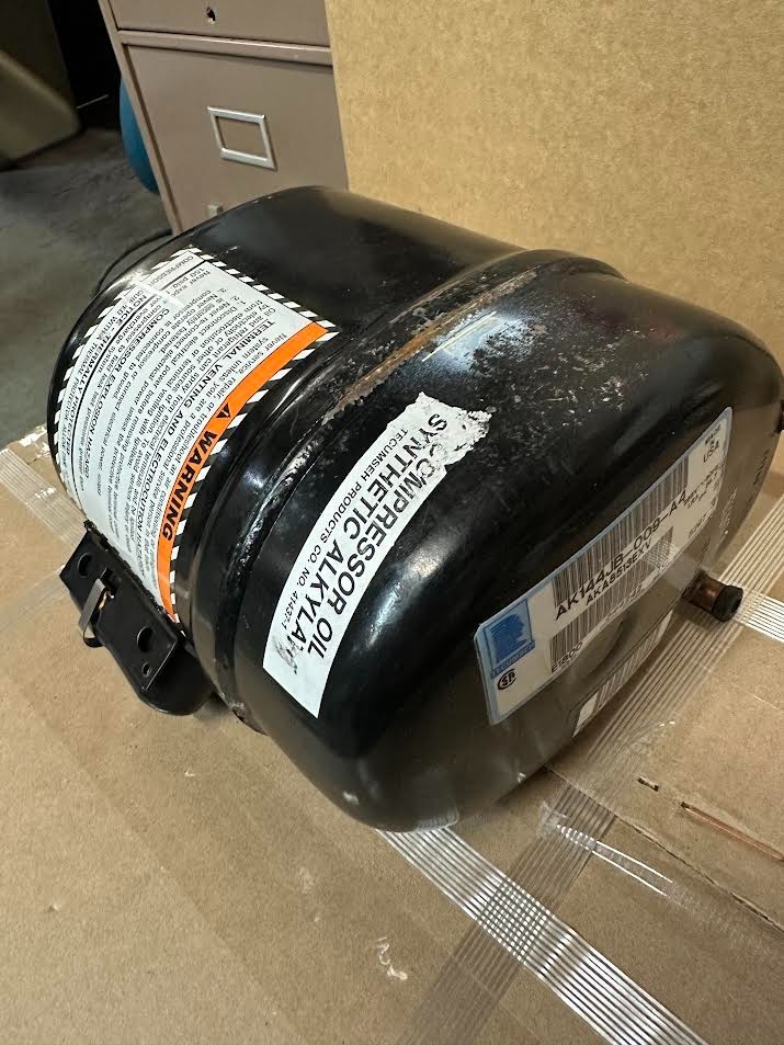 Tecumesh R-22 Compressor:  AK144JB-009-A4