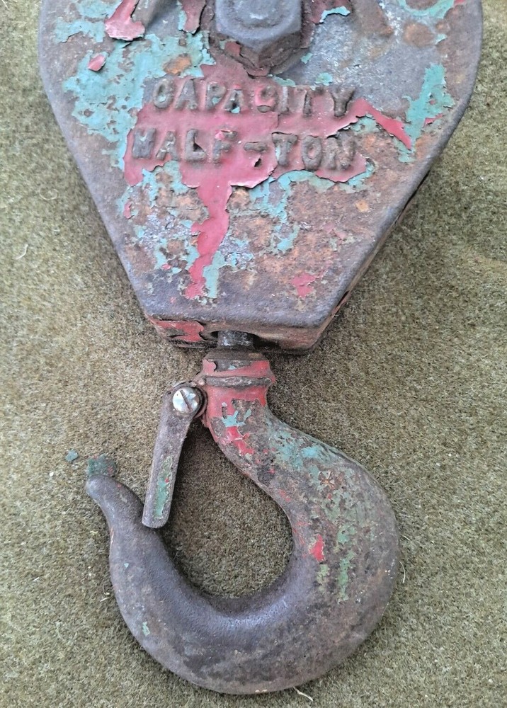 1/2 Ton Snatch Block 4" Pulley Hook.