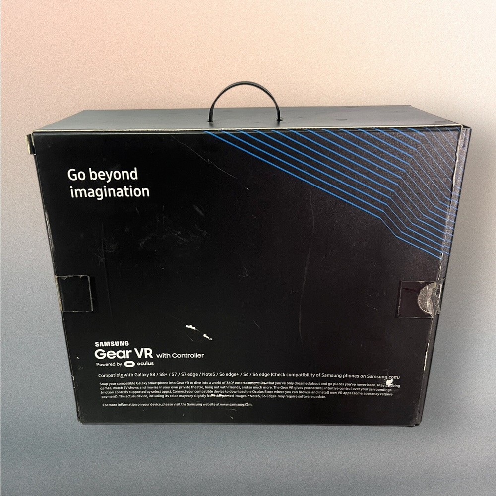 Samsung Gear VR Powered By Oculus Virtual Headset W/Controller SM-R324