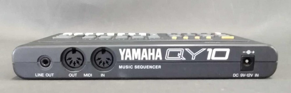 YAMAHA QY10 Mobile Sequencer Rhythm Machine Sampler