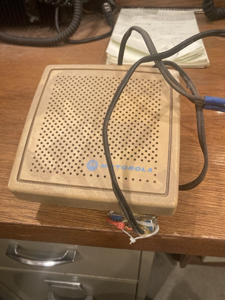 Motorola Speaker with Homebuild plug for MCS2000