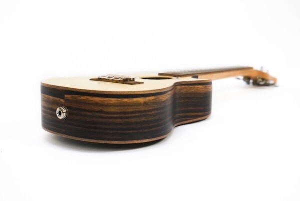 Solid Sitka/Ebony Concert Uke UC490CE