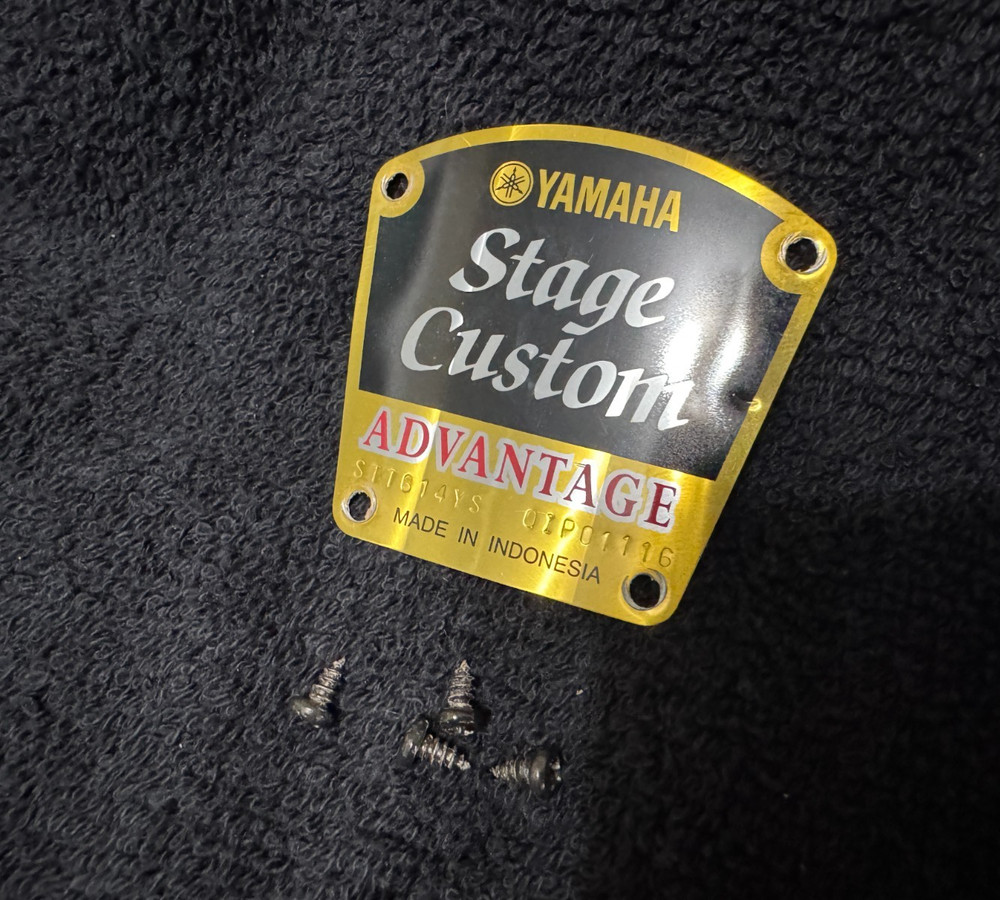 Yamaha Stage Advantage drum badge with screws. Several available