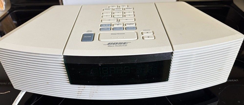 Bose Wave Music System with CD player. Works Great! AWRCIP