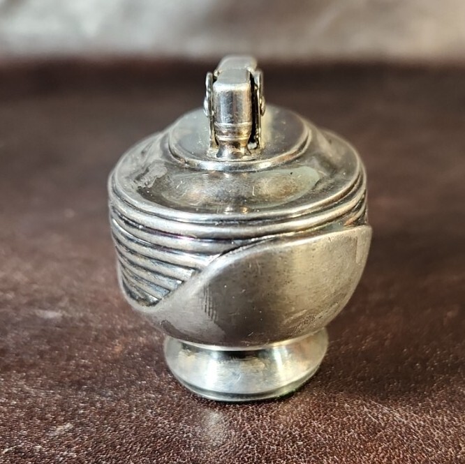 1953 Ronson Lotus Silver Plated Table Lighter *READ*