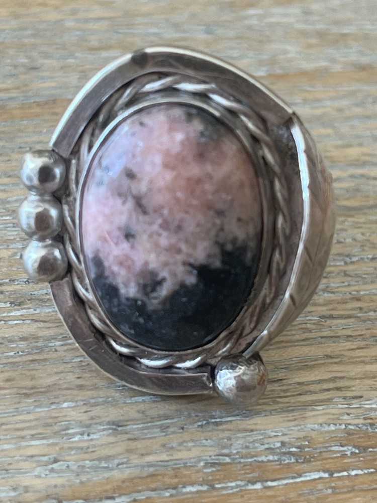 Vintage Navajo-Style Rhodonite Mountain Feather Ring Crafted From Sterling
