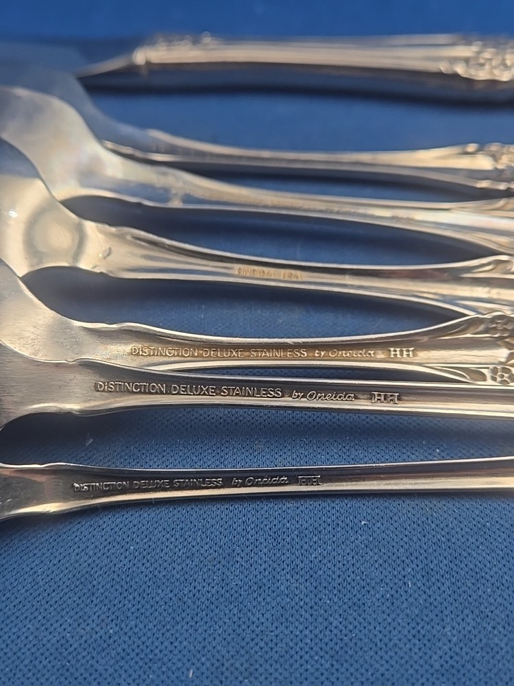 Oneida Raphael Stainless 7pc Place Setting