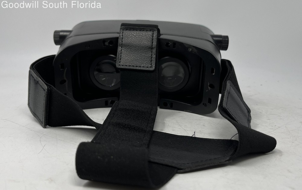 Utopia 360 Black Adjustable Strap Smartphone Virtual Reality Headset Not Tested