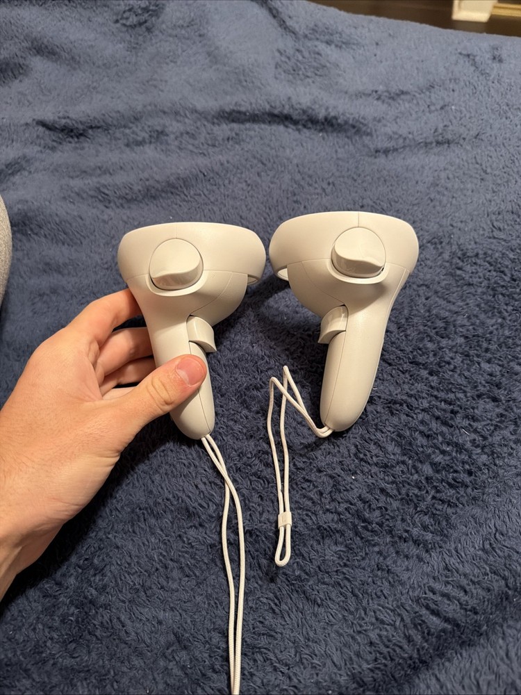 OCULUS QUEST 2 VR HEADSET 128GB MINT