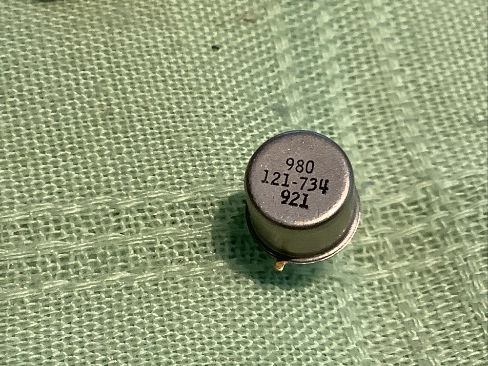 Zenith OEM Part 121-734 Transistor