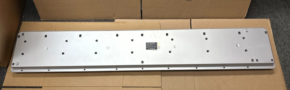 M-AUDIO Keystation 88ES Midi/USB Keyboard (BUS POWERED)