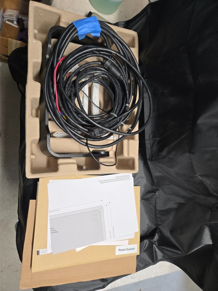 Raymarine Axiom+ 9 RV Fishfinder Chartplotter MFD Lighthouse Charts