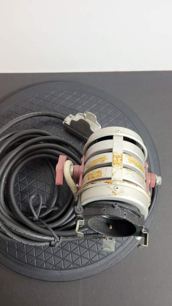 Mole Richardson Type 3101 Molequartz InBetweenie Solarspot Tested