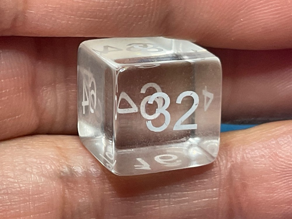 TRANSPARENT BACKGAMMON CUBE————BG-2