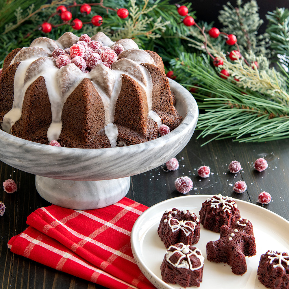 Nordic Ware Holiday Teacakes Cakelet Pan
