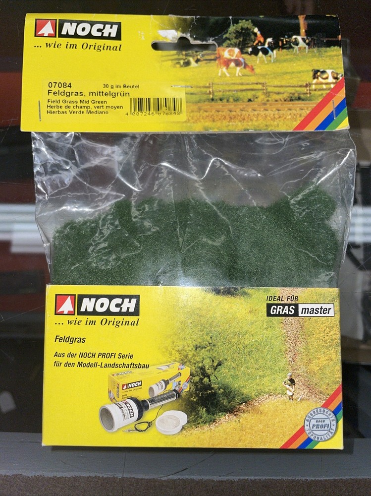 Noch 07084 Field Grass Mid Green •