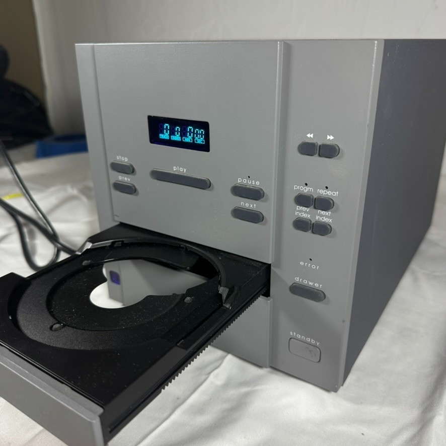 MADRIGAL PROCEED PCD 2 CD COMPACT DISC PLAYER SN #5670 READ